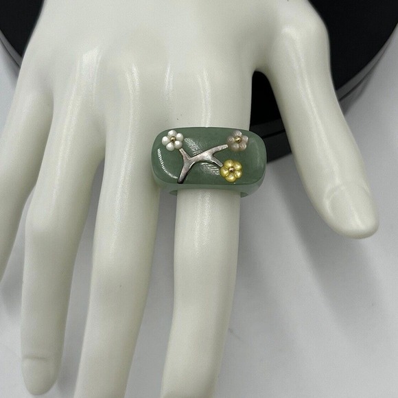 The Unbranded Brand Jewelry - Jade Natural Icy Green Jadeite and MOP Flower Saddle Beautiful 14k Ring Sz 7.5-8